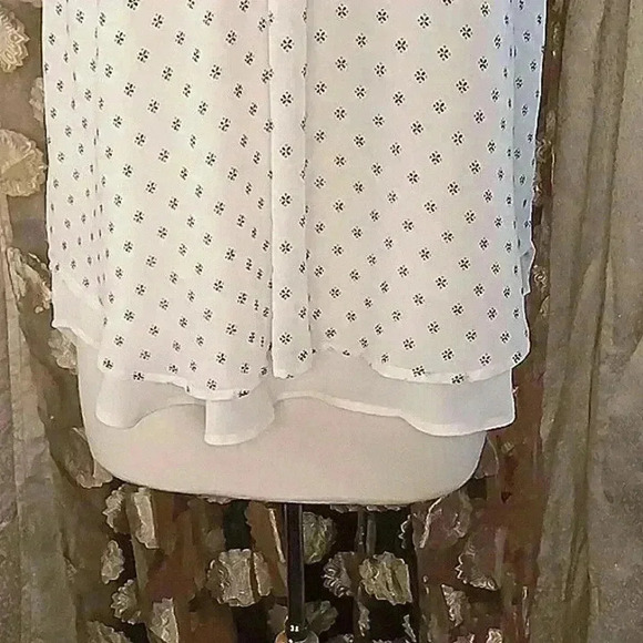 5/$25💮 ANN TAYLOR LOFT💮 sleeveless sheer blouse size SMALL - Picture 3 of 13